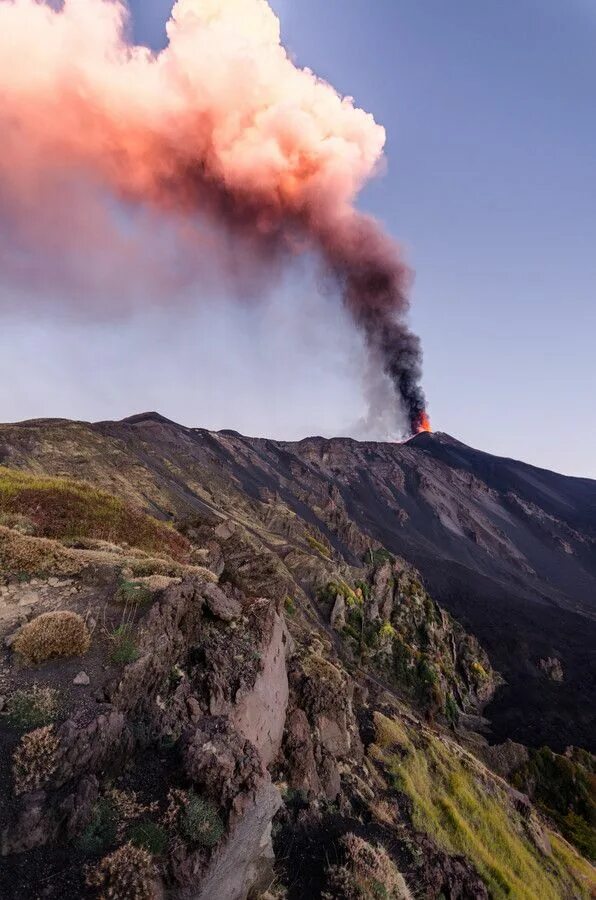 Этна Италия. Вулкан Этна. Сицилия Италия вулкан Этна. Etna вулкан. Действующий вулкан на сицилии