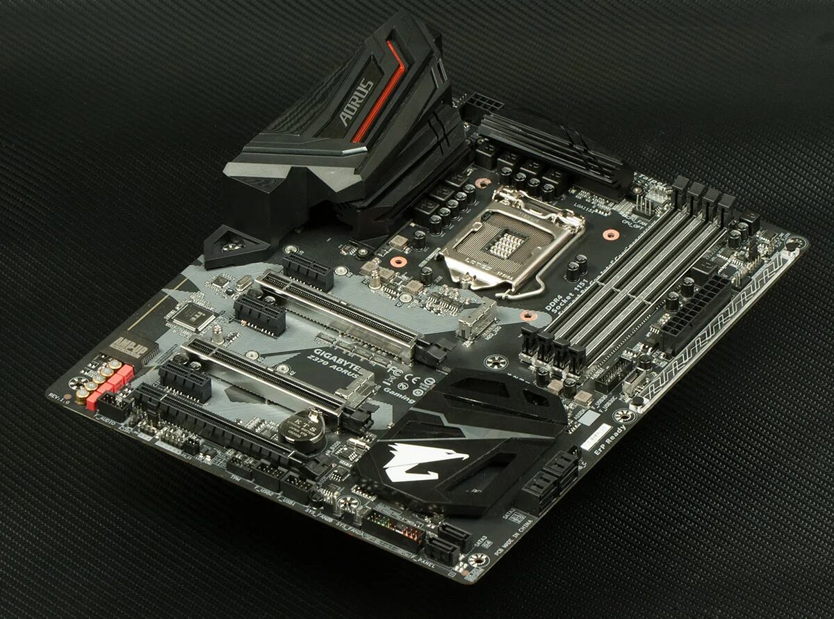 Z370 AORUS Ultra. Материнская плата Gigabyte z370. Z370 материнская плата. Gigabyte z370 AORUS Ultra Gaming.