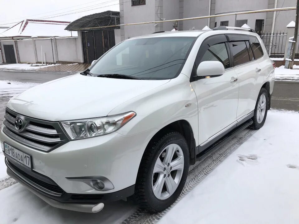 Toyota highlander u50. Екатеринбург хайлендер. Тойота хайлендер 2013 — 2016 iii серый. Джип хайлендер. Тойота хайлендер 2015 белый.