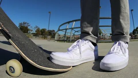 Skateboarding shoes