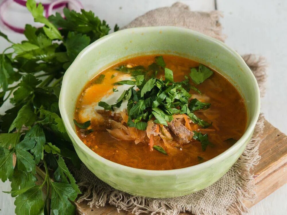 Рецепт вкусных щей из свежей капусты. Наваристые щи. щи грибоедовские. щи из квашеной капусты с говядиной. щи4.