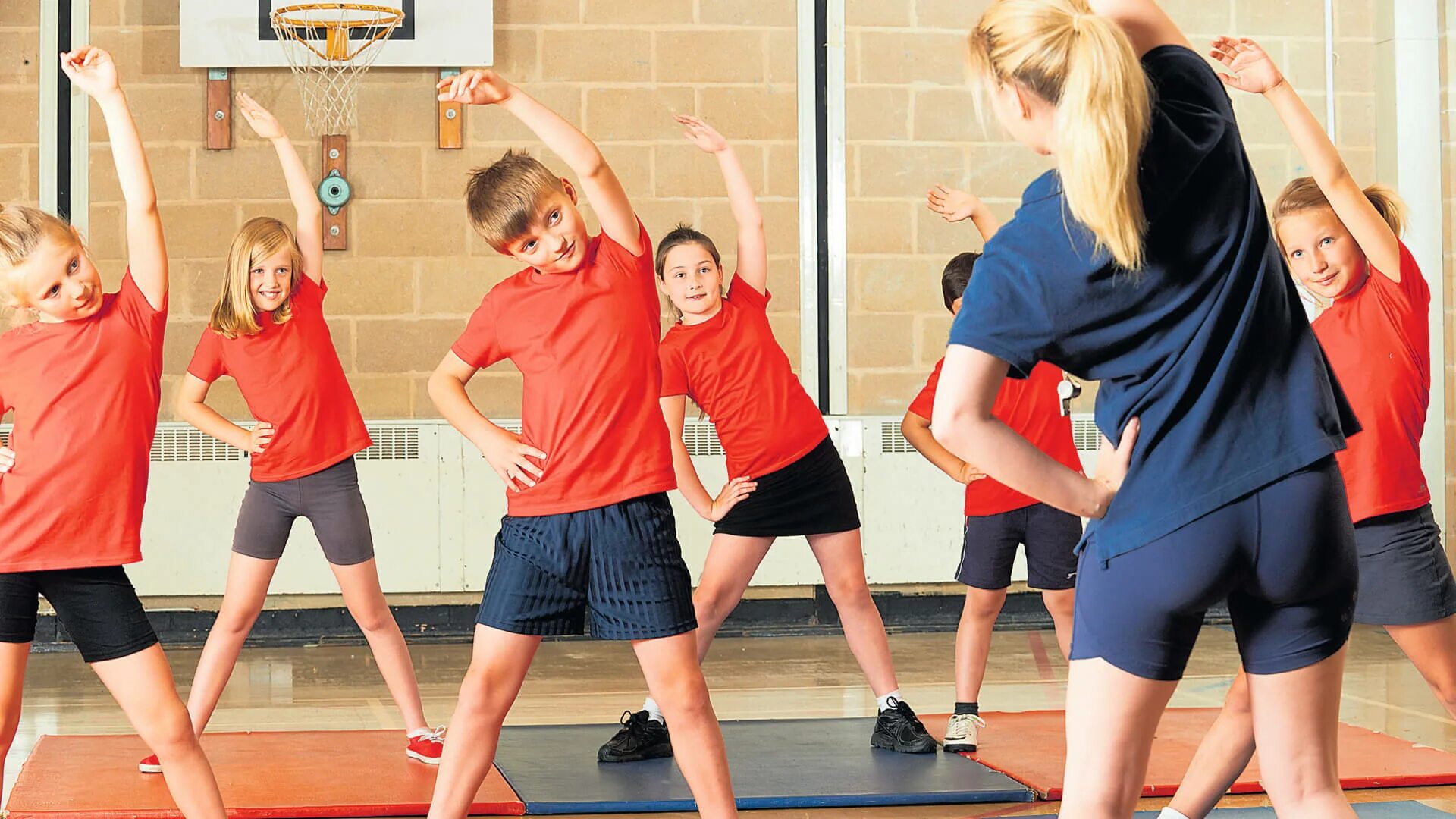 Двигательная активность обучающегося. Спортивные дети. Спортивные занятия для детей. Занятие физкультурой. Занятие спортом дети.