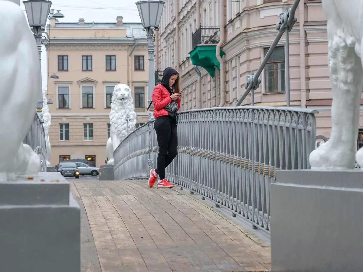 Какая сегодня в спб. Ветер в Питере. Климат Санкт Петербурга. Санкт-Петербург в апреле. Ветер в СПБ сейчас.