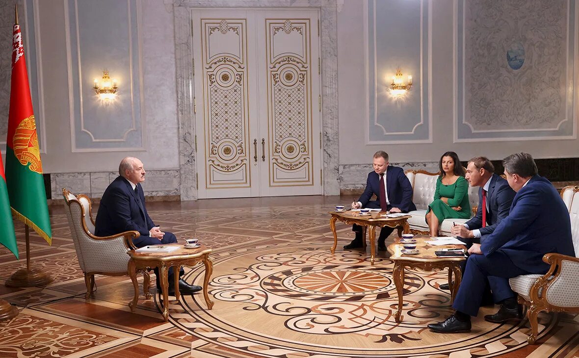 Лукашенко признали. Лукашенко интервью. Симонян Лукашенко. Симоньян интервью с Лукашенко.