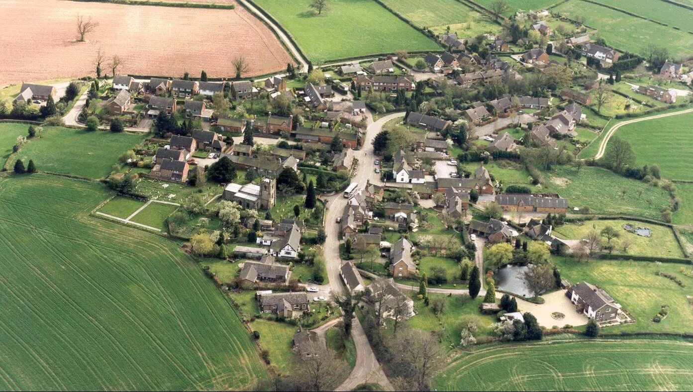 Derbyshire Villages England. Деревня вид сверху. Деревушка вид сверху. Английская деревня вид сверху