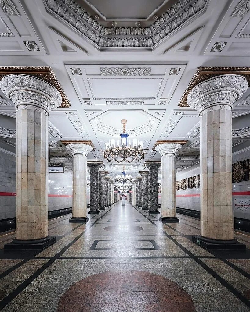 Станция метро Автово в Санкт-Петербурге. Вестибюль станции Автово. Вестибюль станции метро Автово. Станция метро Автово СПБ