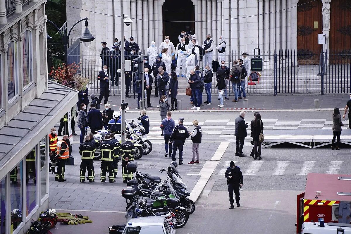 Теракт в париже 13 ноября. Теракты в Париже 13 ноября 2015 года. Теракт в Париже 2015 Батаклан.