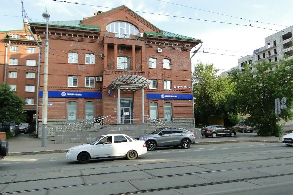 Спустя два месяца после пожара в доме № 20 по проспекту Ленина восстановили крыш