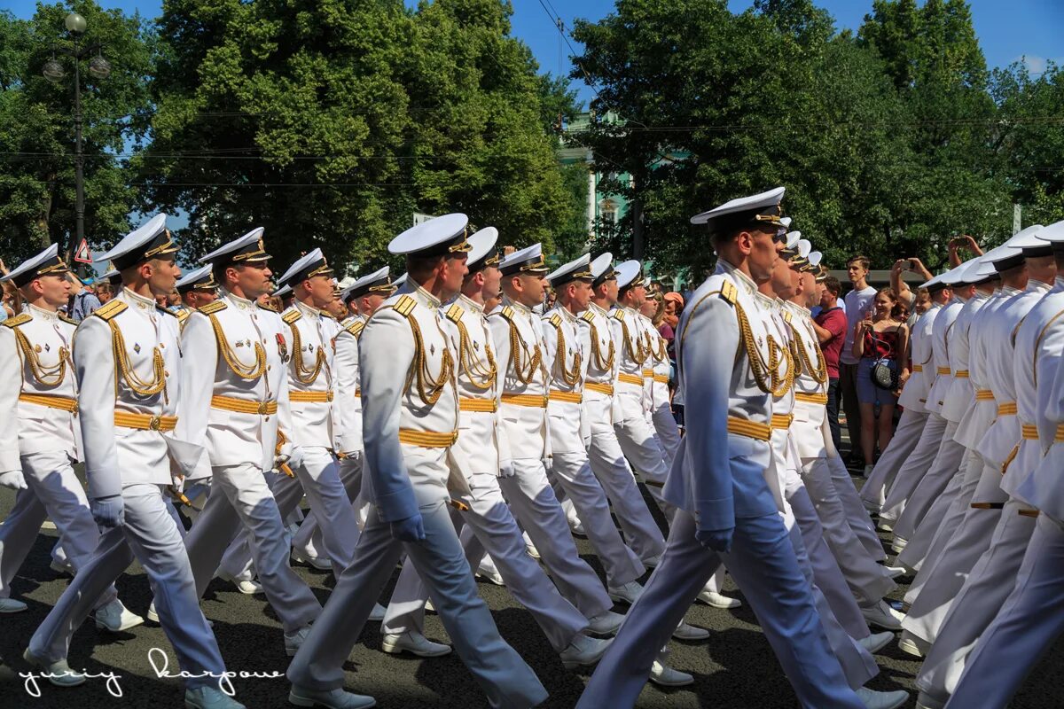 военный парад. автор парад. автор парад. парад 9 мая. день города абакан парад.