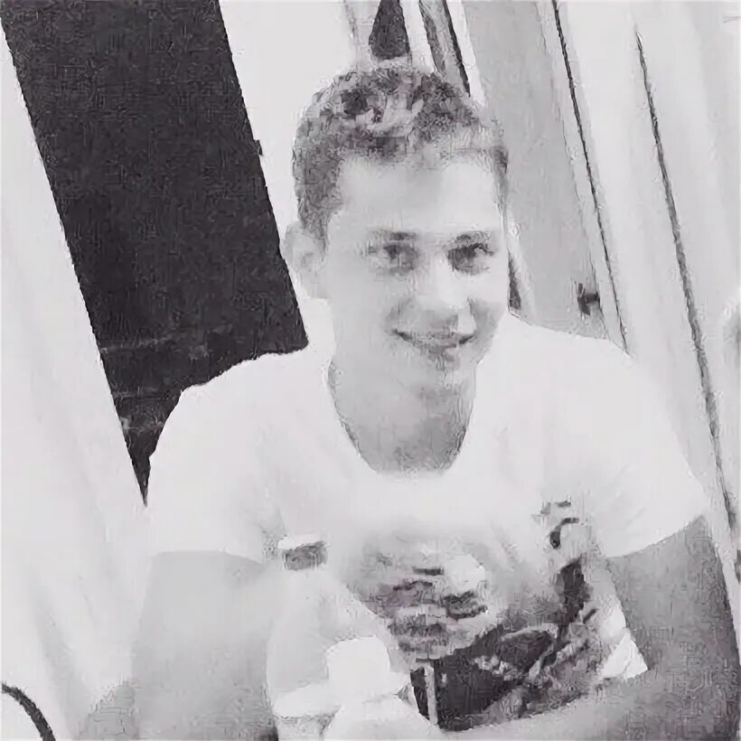 В Лефортово под окнами нашли мертвого футболиста 26-летний Максим Артемов упал с