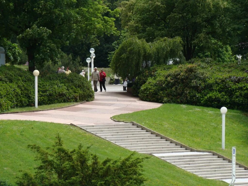 Парк в Найдорфе. Чкаловск парк. Парки в Европе зона отдыха. Чкаловский парк