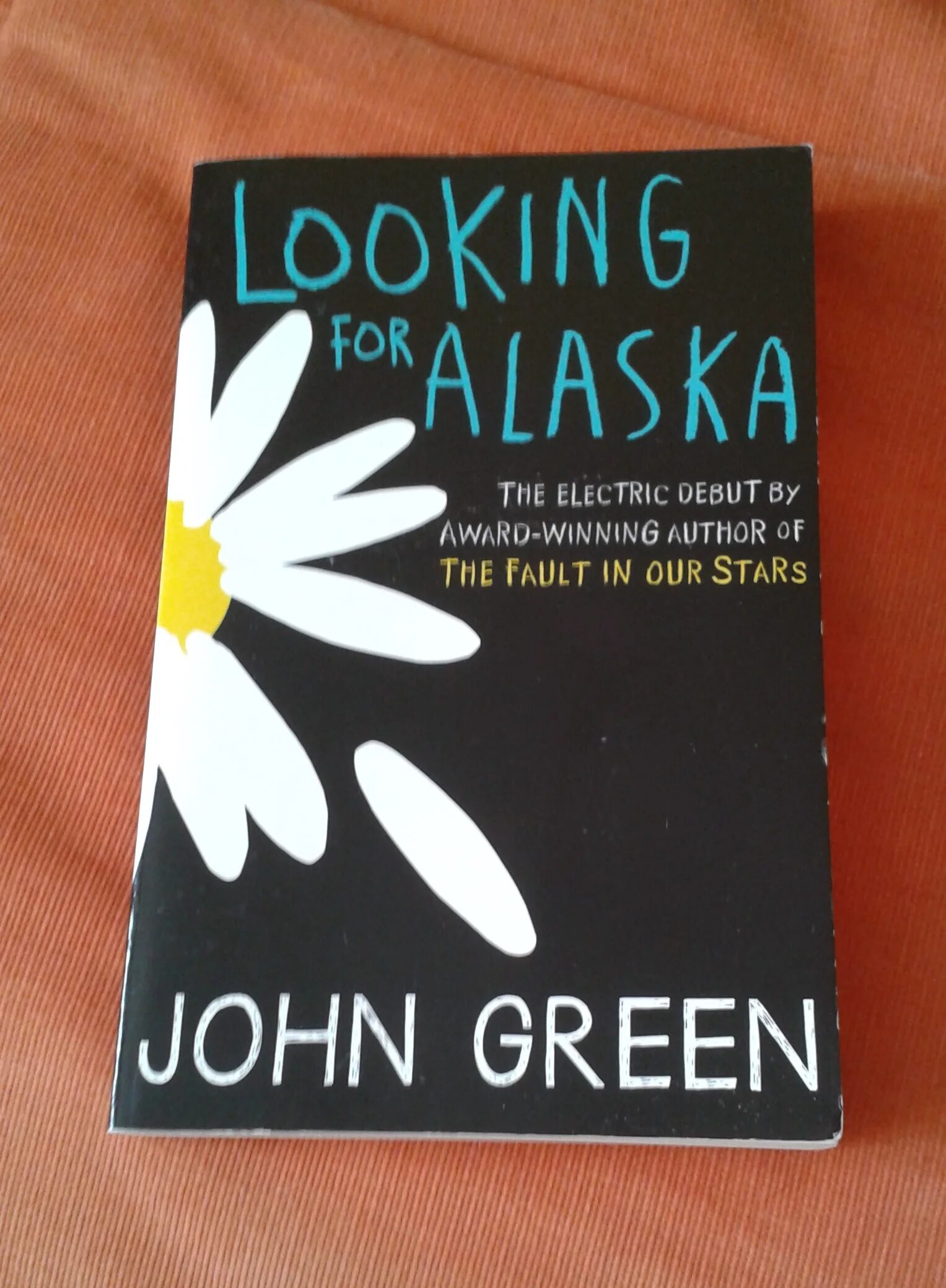 Джон грин аляски. В поисках Аляски. Джон Грин. Джон Грин Аляска. John Green looking for Alaska book. Looking for Alaska книга.