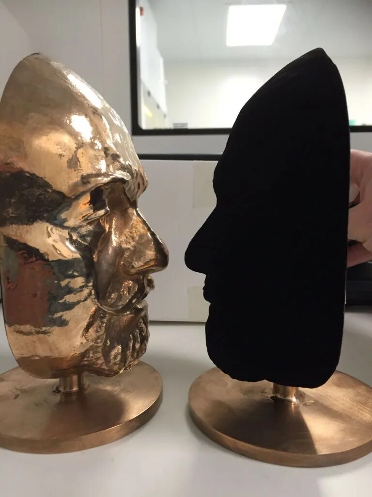 Ванта краски. Краска ванта блэк. самый черный материал на земле vantablack, поглощающий. черный цвет поглощающий 99 света. vantablack s-vis.