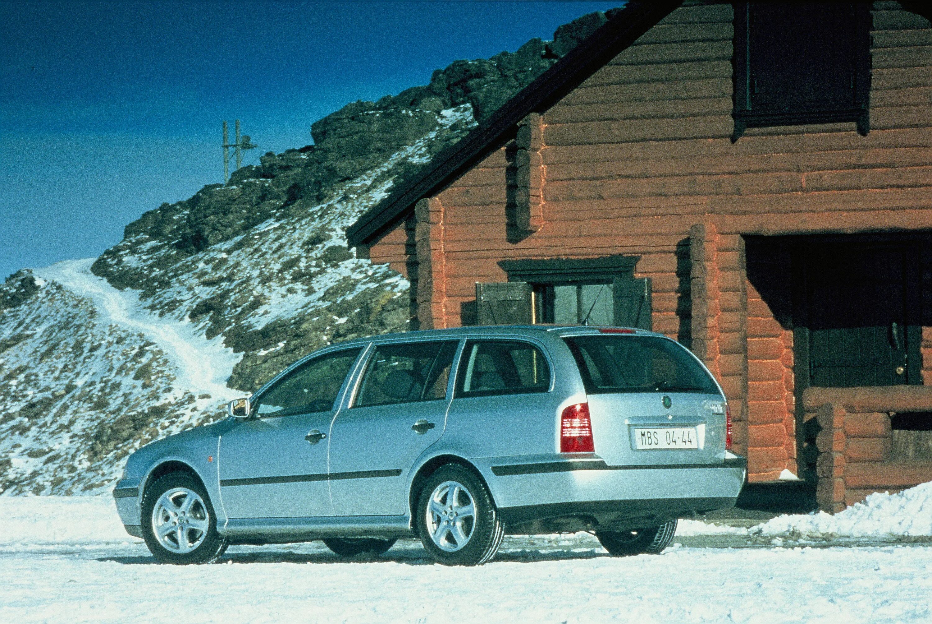 Шкода первого поколения. Škoda Octavia 1 поколение. Skoda Octavia 1 поколение универсал. Skoda Octavia 2000 универсал.