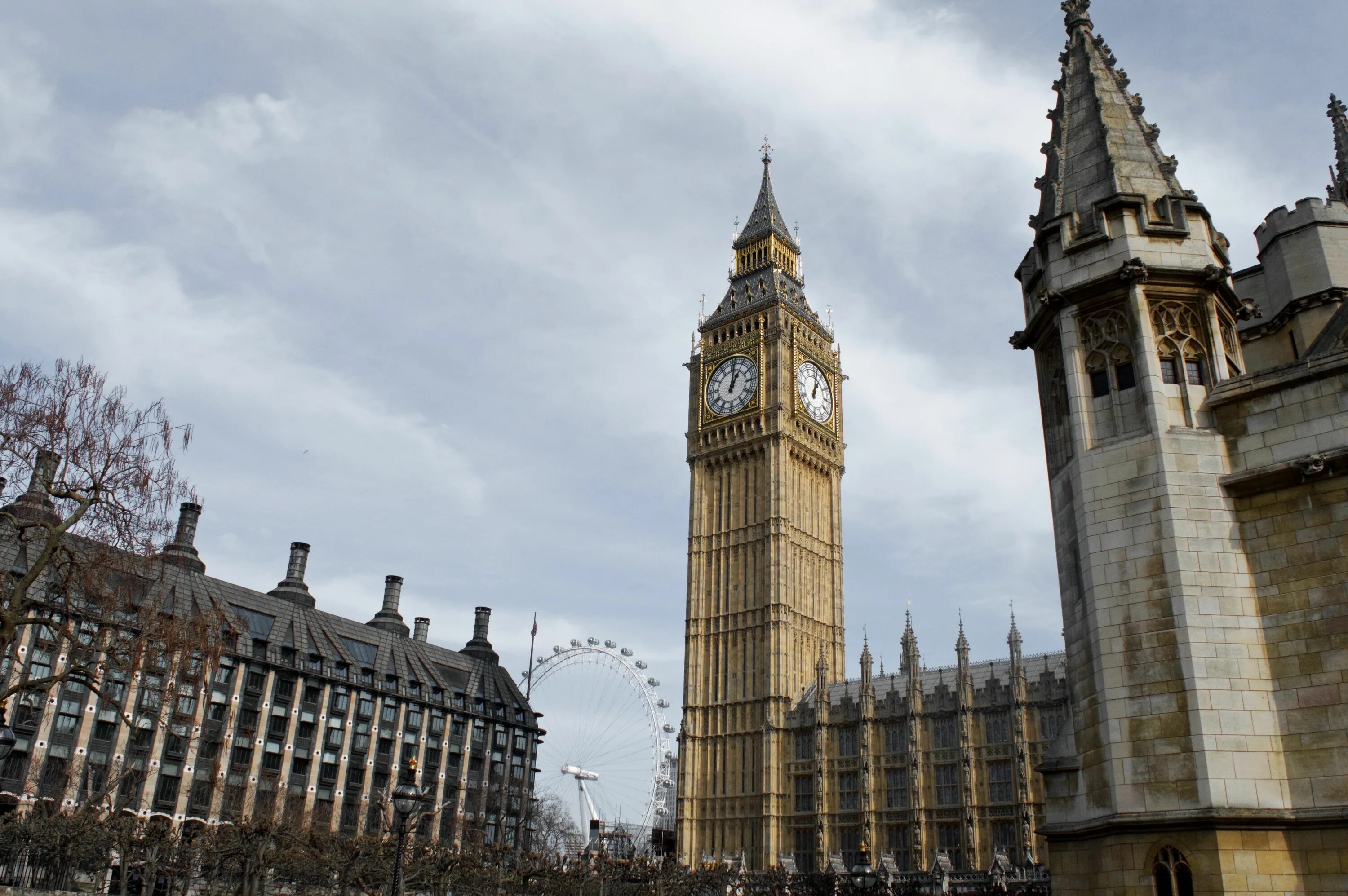 Биг-Бен (башня Елизаветы). Биг Бен в Лондоне. Башня big Ben. Лондонские часы Биг Бен. Биг бен что это