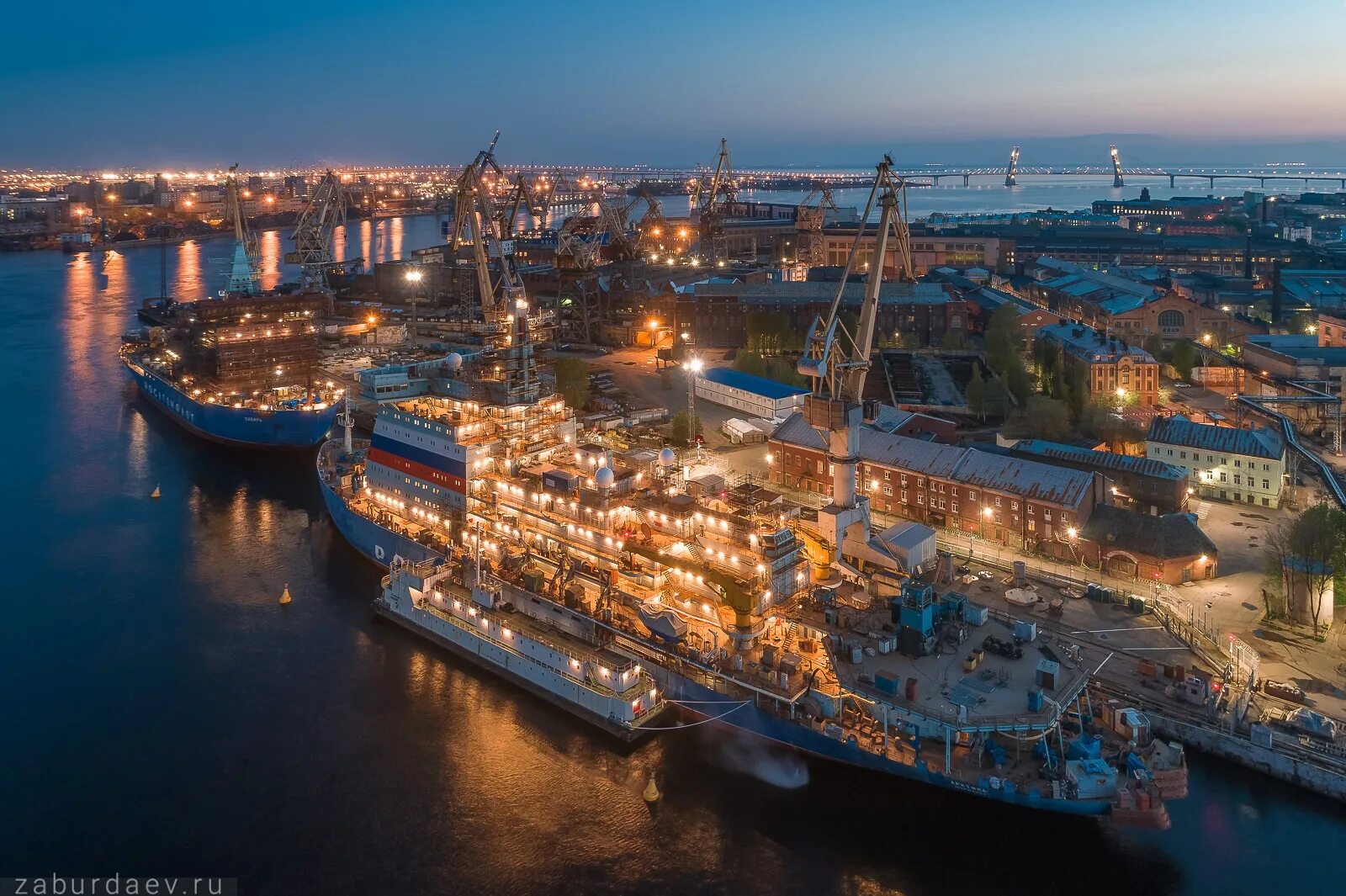 Производства города санкт петербург. Адмиралтейские верфи Санкт-Петербург. Адмиралстейские верфь Санкт-Петербург. Адмиралтейские верфи судостроительный завод. Адмиралтейские верфи завод СПБ.