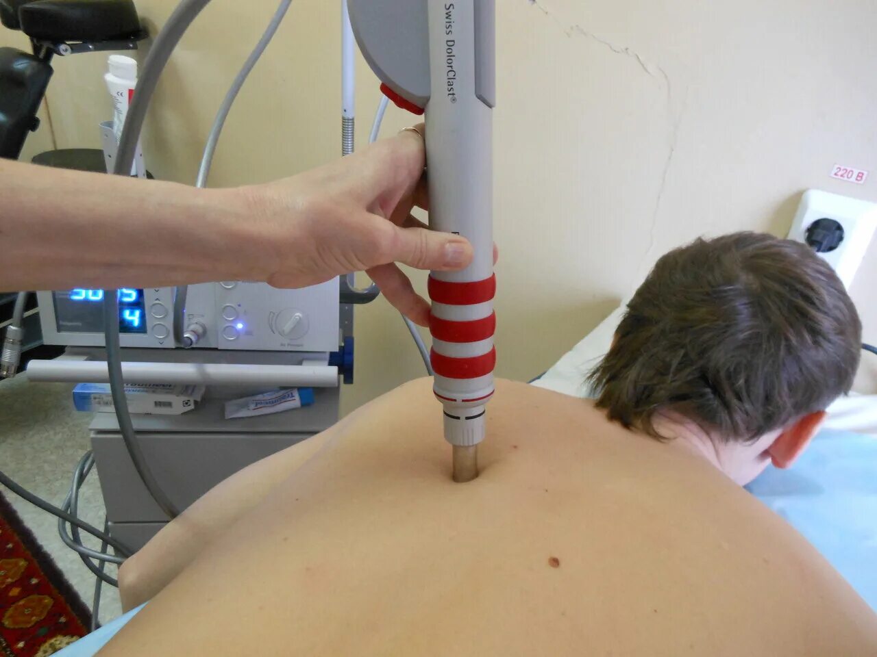 Физиотерапия при поясничной грыже позвоночника. Физиотерапия при поясничной грыже позвоночника. Физиотерапия при поясничной грыже позвоночника. Аппарат физиотерапевтический "амо-атос-э". Физиотерапия электролечение гальванизация.