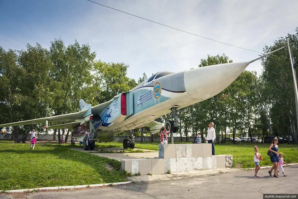 челябинское военное авиационное училище штурманов. челябинское училище штурманов. чввакуш самолет памятник. военный аэродром чввакуш. челябинские авиационное.