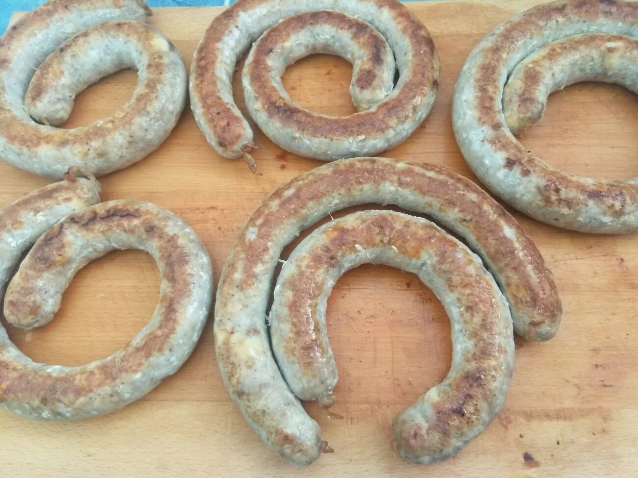 Делаем домашнюю колбасу в кишках через мясорубку