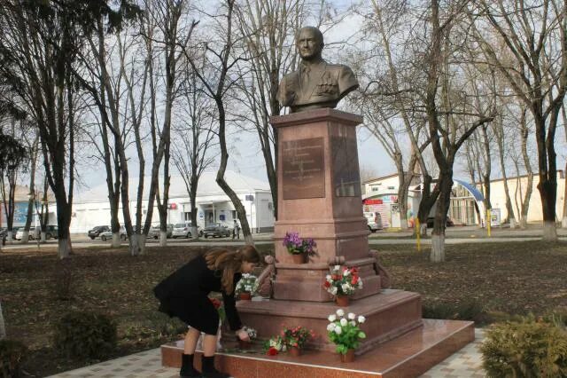 Станица Дядьковская Краснодарский. Памятники ст Дядьковской Кореновского района. Район станица Дядьковская памятные места. Памятник Дядьковская воинам. Дядьковская станица краснодарский край