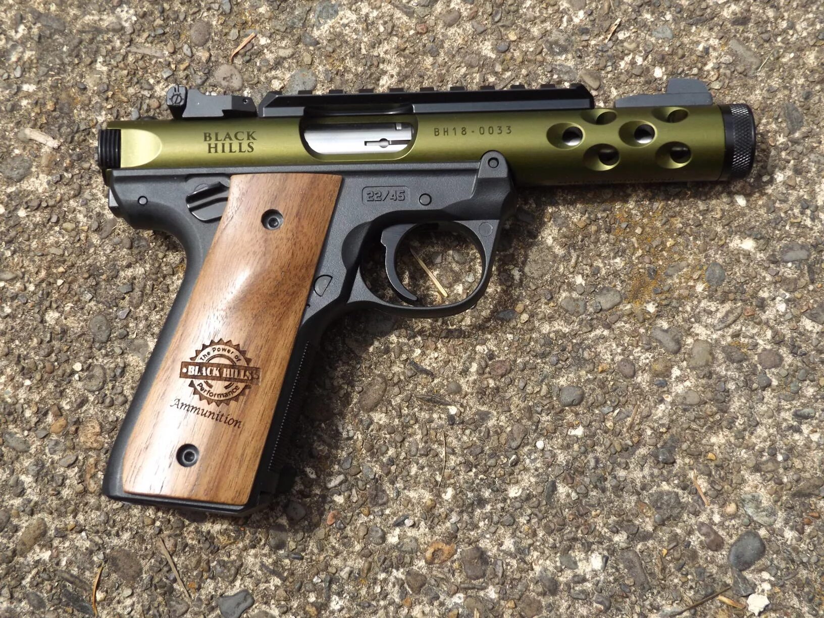 Ruger Mark IV 22/45 Lite. Ruger Mark IV 22/45 С глушителем. Ruger Mark 4 22. Ruger MK III 22 калибра.