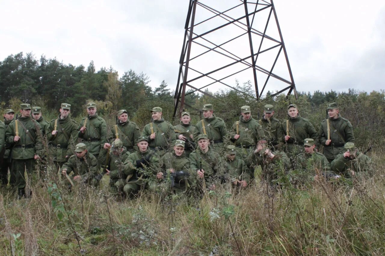 Первый взвод второй за ним. 5402 2 Батальон. Батальон Барс 13. ВЧ 5402 стрелковая рота. Рота 1,2.