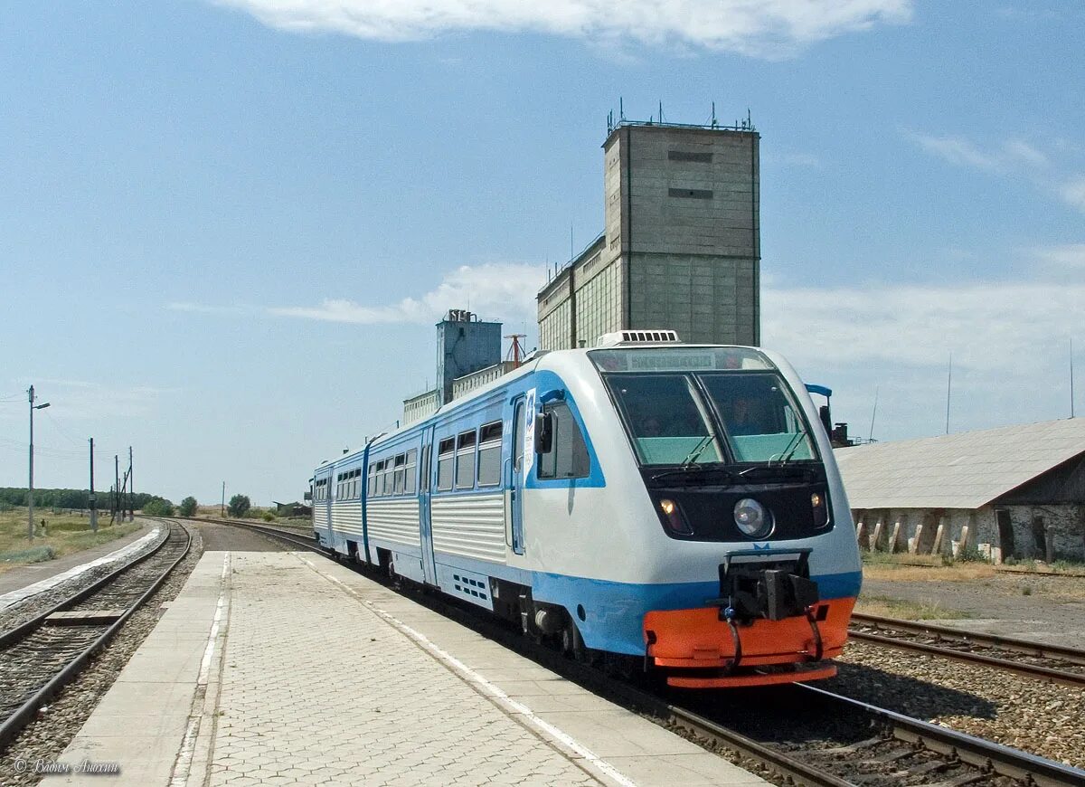 Маршрутка ростов сальск. Электричка ра1 Сальск. Ростов Сальск рельсовый автобус. Ра2 Монголия. Электричка Ростов Сальск.