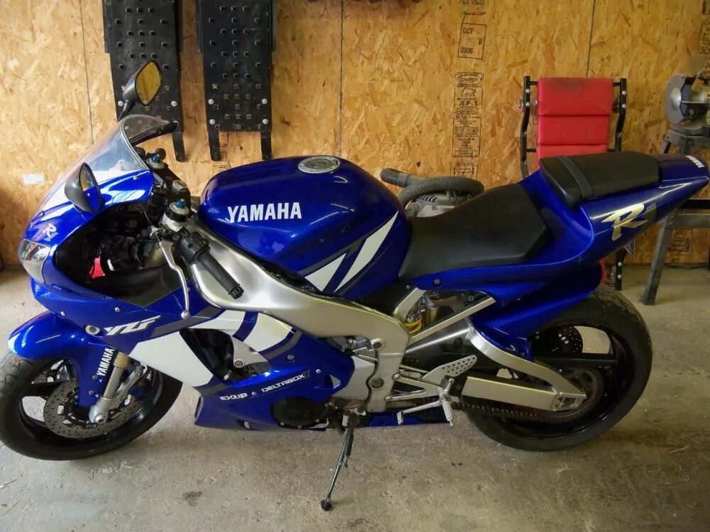 Ямаха 2001 года. Yamaha YZF-r1 2000. Yamaha r1 2001. Yamaha YZF-r1 2001. Ямаха р6 2000 года.