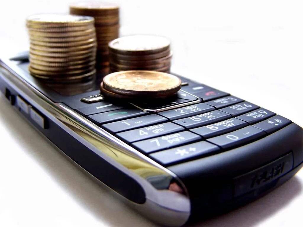 Смартфон и деньги. Деньги на телефон. Деньги на мобильный телефон. Деньги мобильная связь.