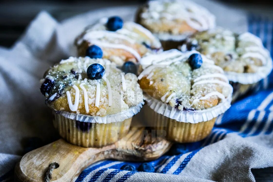 День булочек с черникой. День маффина (National Muffin Day). Черничные маффины. Маффины с черникой. Кекс с голубикой.