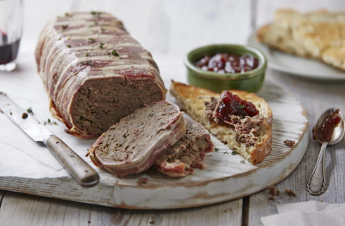 Паштет куриный в духовке. Паштет Terrine террин. Террин из гусиной печени. Террин из печени. Terrine паштет гусиный.