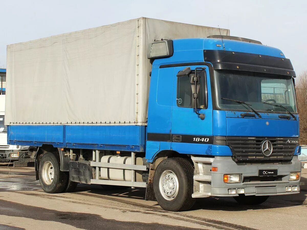 2 тонные грузовики. Mercedes Benz Actros 1999. Мерседес Актрос 1999 года. Mersedes Bens aktros 1999. Mercedes Actros 1843 тент.