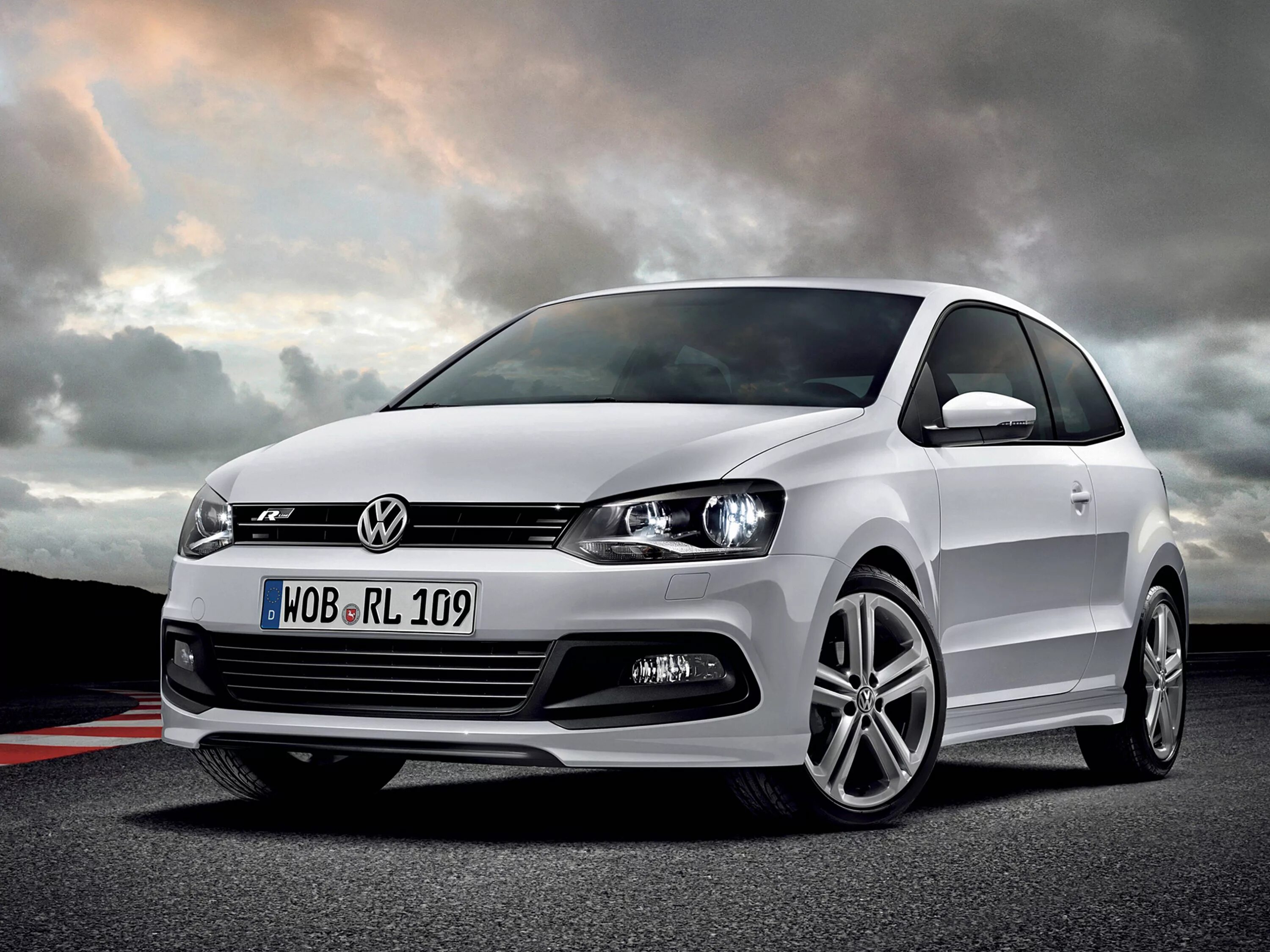 Эр лайн. VW Polo GTI 2012. Volkswagen Polo sedan r line. VW Polo (6r, 6c). Polo 2015 r-line.