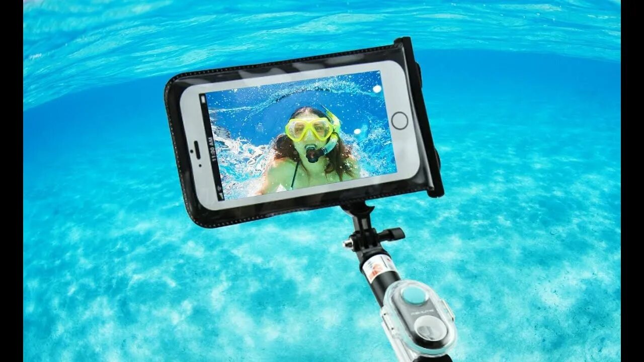 Гаджет для айфон на съемка. Айфон 11 под водой. Фото на айфон под водой. Iphone 11 съемка под водой. Аквабокс для iphone 11.