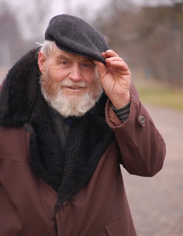 выходцы деревня. выходцы деревня. выходцы деревня. село киенка черниговская область. соц проект высадка деревьев в парке.