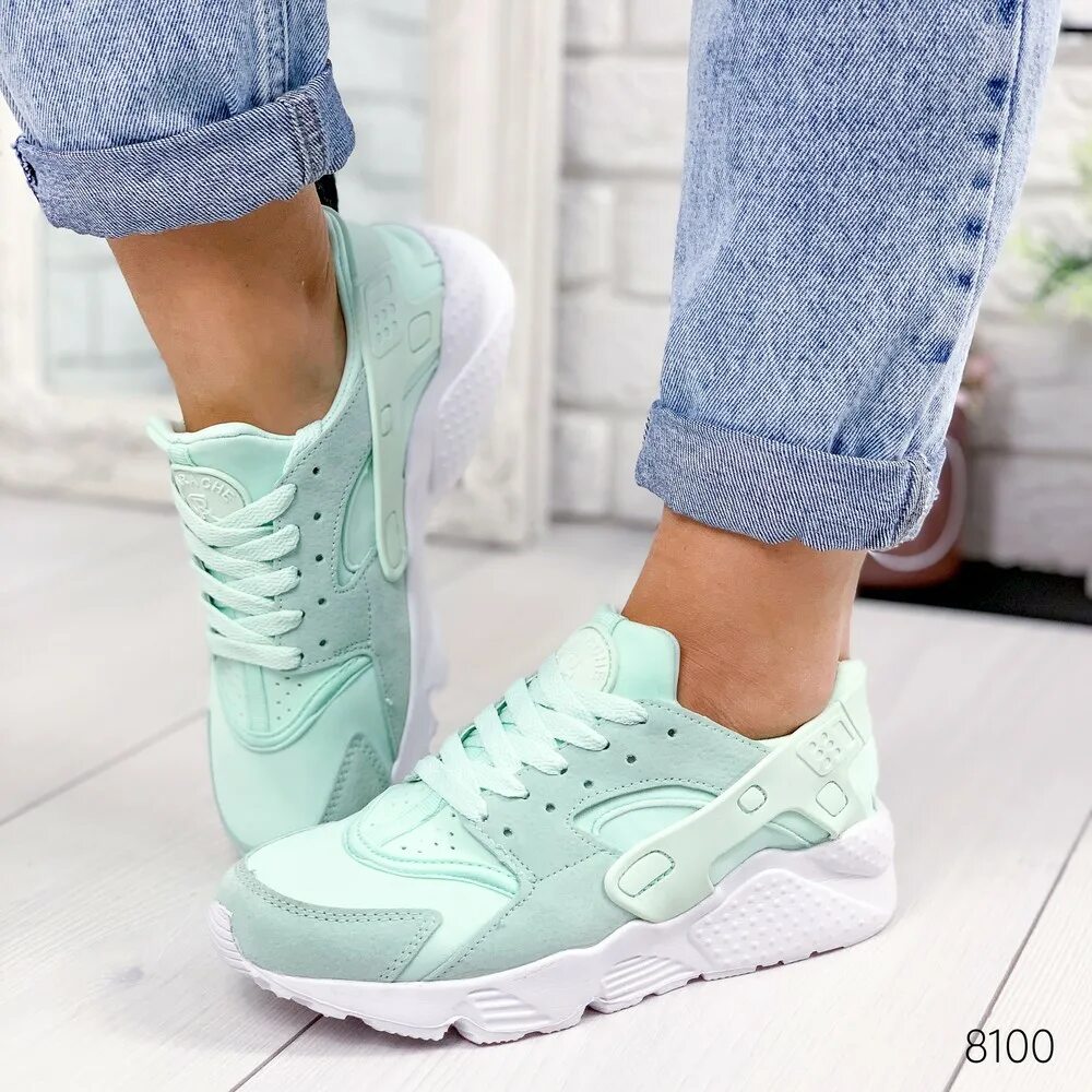 Кроссовки new balance мятные женские. Мятные кроссовки. Рибок кеды мятные женские. Кроссовки женские мятные. Nike air max голубые женские.