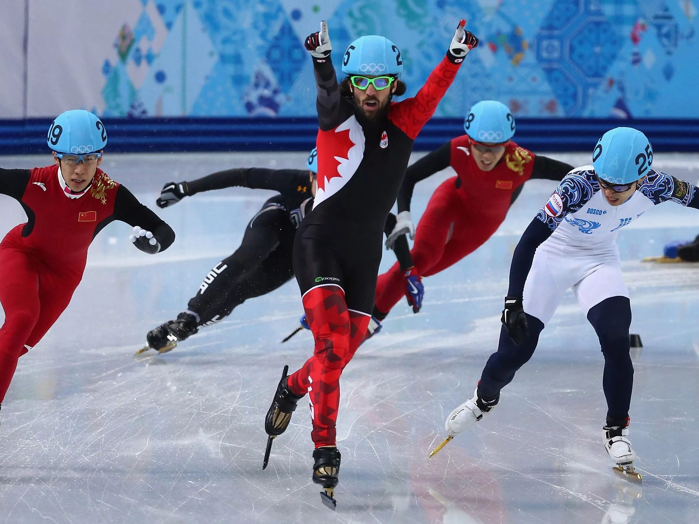 Шорт трек олимпийские. Шорт трек Сочи. Шорт трек 2014. Зимние виды спорта.