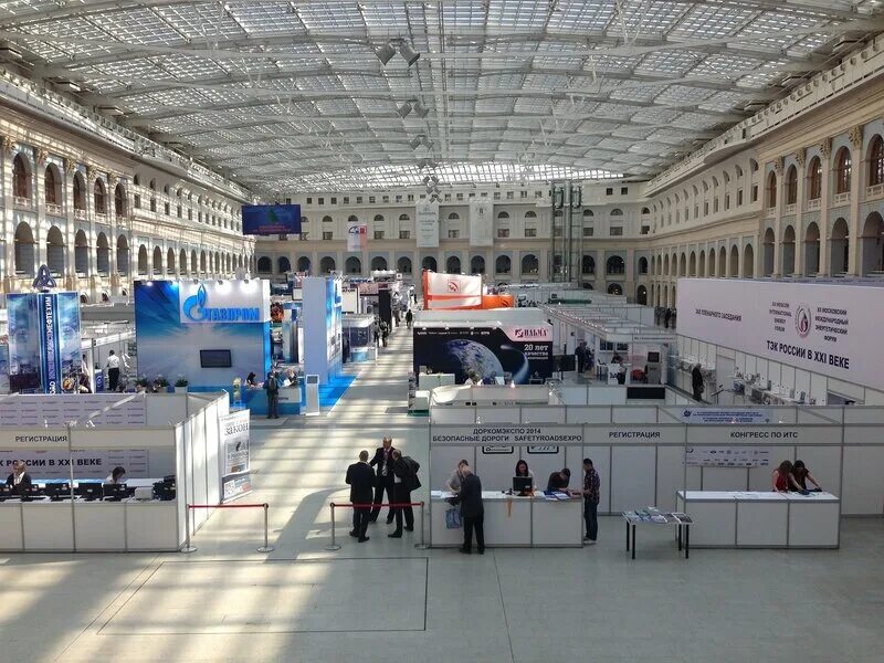 антикварный салон москва 2021 гостиный двор. выставка кукол в москве 2023. москва гостиный двор уникальная россия. гостиный двор москва выставка 2022. выставка кукол в гостином дворе 2022.