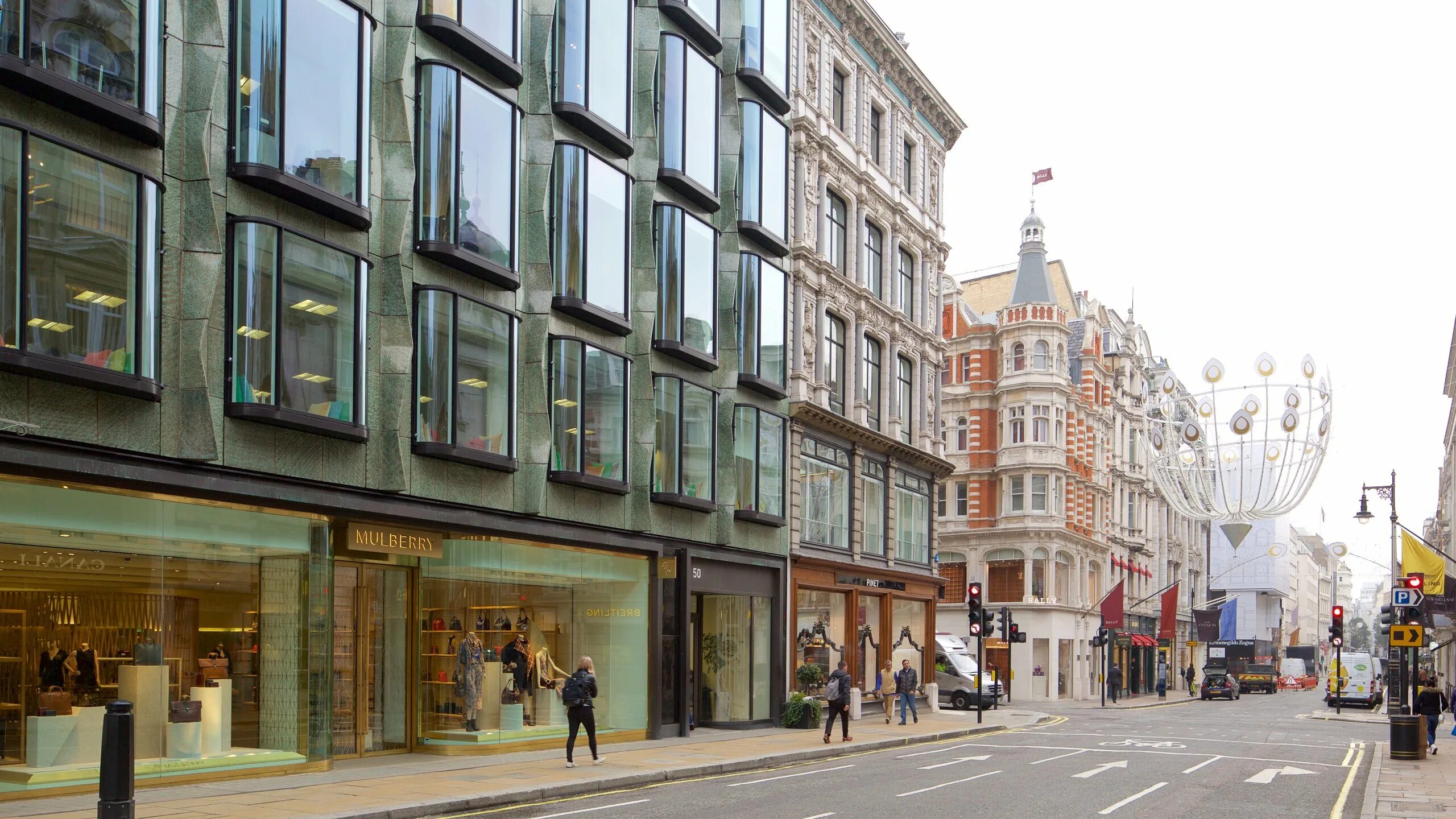 Дэниел крейг спектр. Нью-бонд-стрит в лондоне. Матера отель бонда. Дэниел крейг и леа сейду 007. Бонде город.