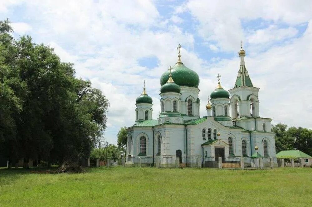 Красногвардейское село дмитриевское погода. Церковь село Красногвардейское Ставропольский край. Усадьба Красногвардейское Ставропольский край. Ставропольский край Красногвардейский район село. Памятники села Красногвардейского Ставропольского края.