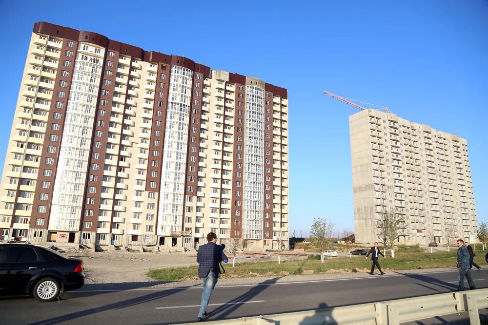 жк бенуа 2. 18 этажный дом в магасе. многоэтажный дом в магасе. 18 этажный дом в магасе. 18 этажные дома в ингушетии.