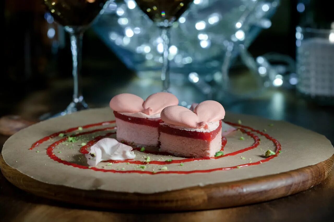 14 февраля пара. Деньсветого валентина. День святого валентина в москве. С днем влюбленных. День святого валентина в россии.