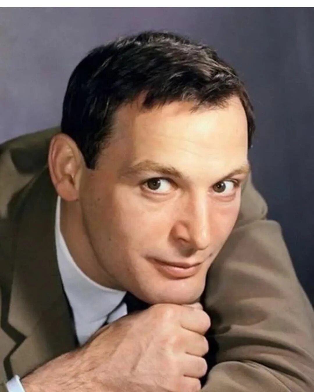 Имена известных артистов. Олег янковский. Хью джекман 40 лет. Джерард батлер фото. Олег янковский в молодости.