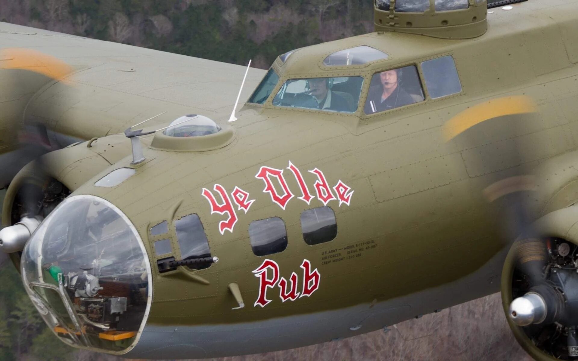 B 17 тесты. Пилот b-17. Бомбардировщик b17 ye old pub. Ye Olde pub b-17. B 17 модель ye Olde pub.