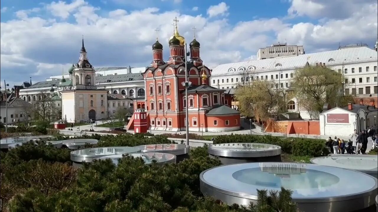 Зарядье ул варварка 6 стр 3. Зарядье варварка. вид на зарядье с варварки. варварка 14 гостиница парк зарядье. знаменский монастырь на варварке.