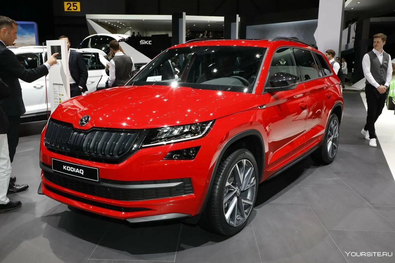 Кодиак б у купить. Шкода Кодиак красная. Skoda Kodiaq Sportline. Skoda Kodiaq красный. Skoda Kodiak Sportline.