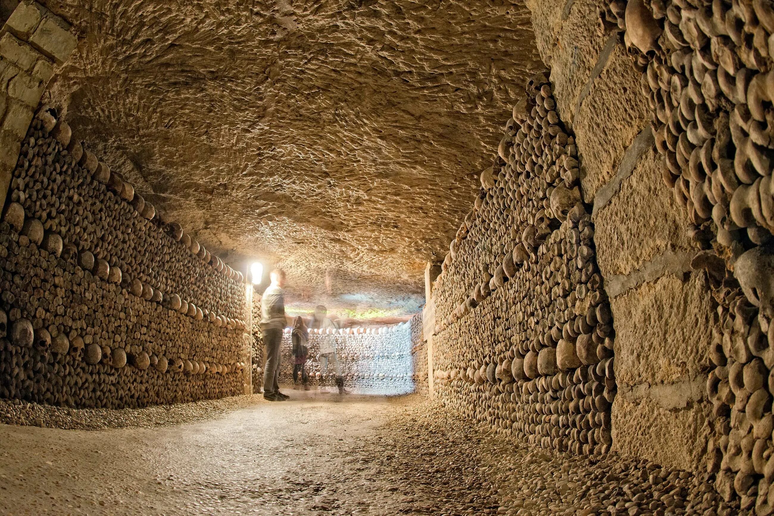 The catacombs of solaris revisited. Подземные катакомбы Парижа. Соледар катакомбы. Французские катакомбы.