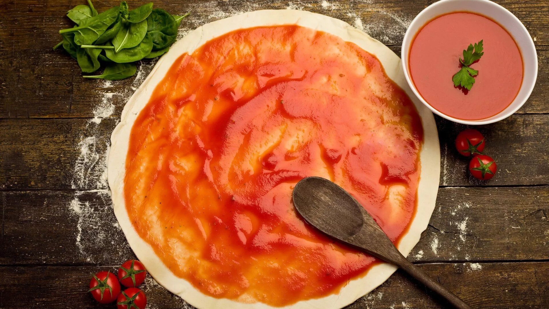Соус для пиццы. Соус томатный pizza sauce. Томатный соус. Тесто для пиццы с томатной пастой. Томатная паста для пиццы.