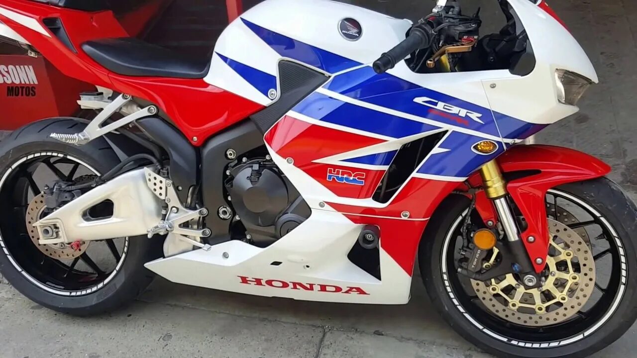 Honda cbr600rr HRC. Honda cbr600rr 2013. Honda CBR 600 2013. Хонда CBR 600 RR 2013. Масла хонда сбр 600