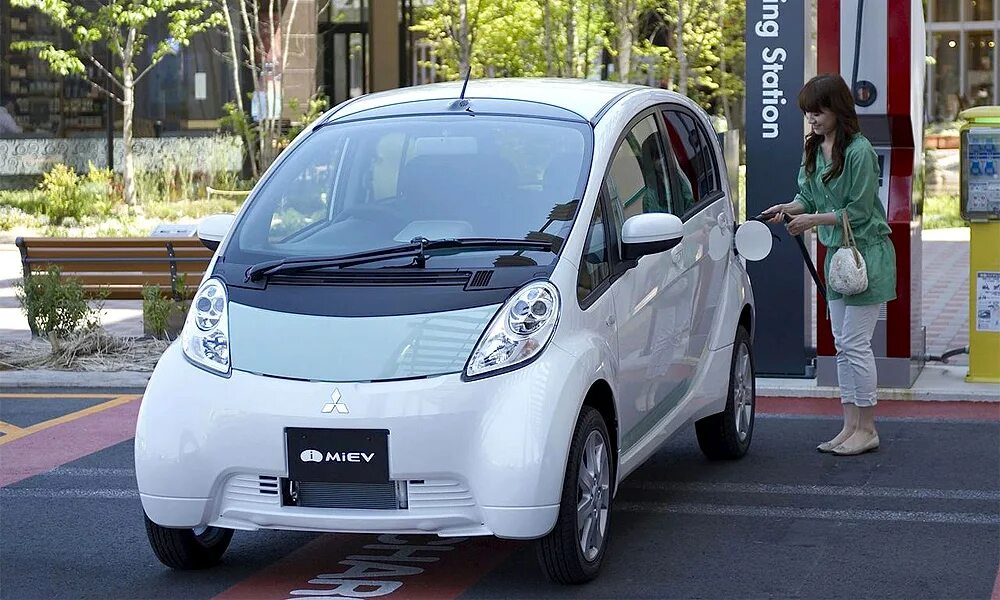 Mitsubishi i MIEV. Mitsubishi i-MIEV 2020. Митсубиси i MIEV 2010. Mitsubishi i-MIEV 2013 года.